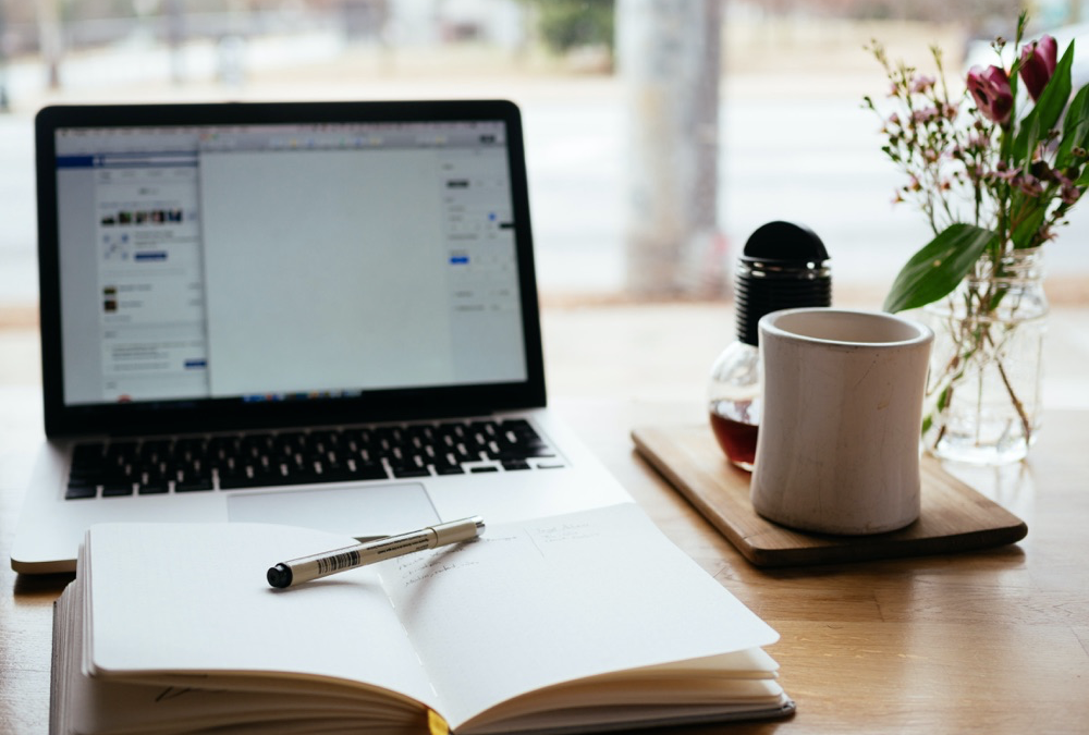 Image of a blank page and a blank screen